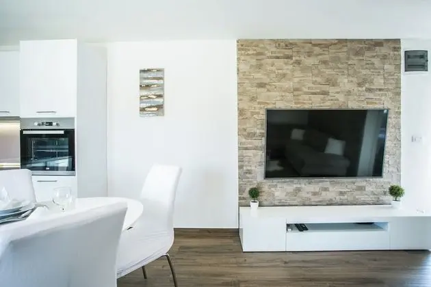 Ev, 1 Büyük (Queen) Boy Yatak ve Çekyat