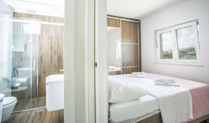 Ev, 1 Büyük (Queen) Boy Yatak ve Çekyat