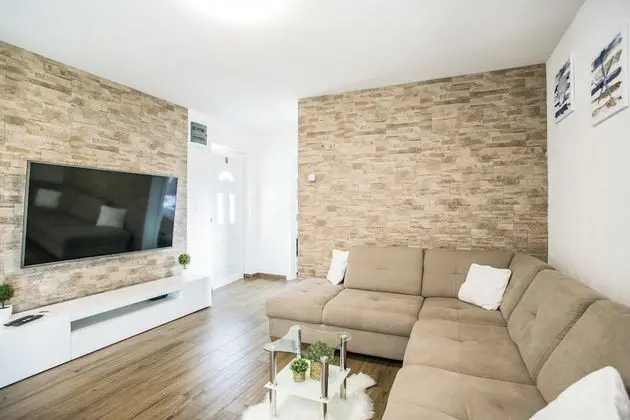 Ev, 1 Büyük (Queen) Boy Yatak ve Çekyat