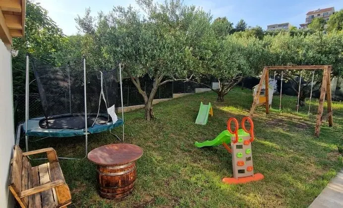 Ev, 1 Büyük (Queen) Boy Yatak ve Çekyat