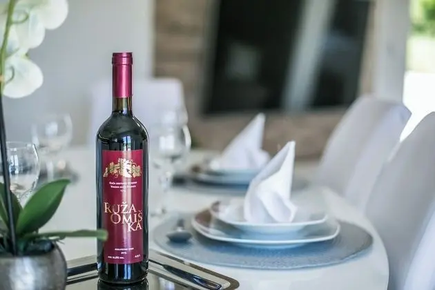 Ev, 1 Büyük (Queen) Boy Yatak ve Çekyat