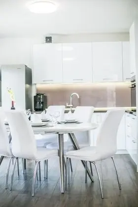 Ev, 1 Büyük (Queen) Boy Yatak ve Çekyat