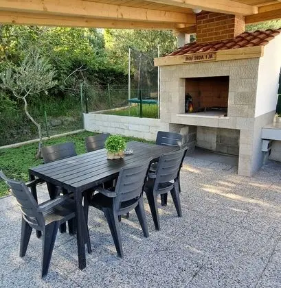 Ev, 1 Büyük (Queen) Boy Yatak ve Çekyat