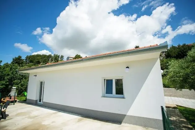 Ev, 1 Büyük (Queen) Boy Yatak ve Çekyat