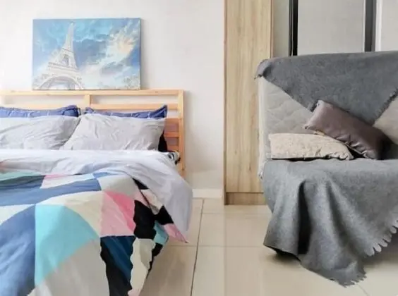 Design Daire, 1 Büyük (Queen) Boy Yatak ve Çekyat (1)