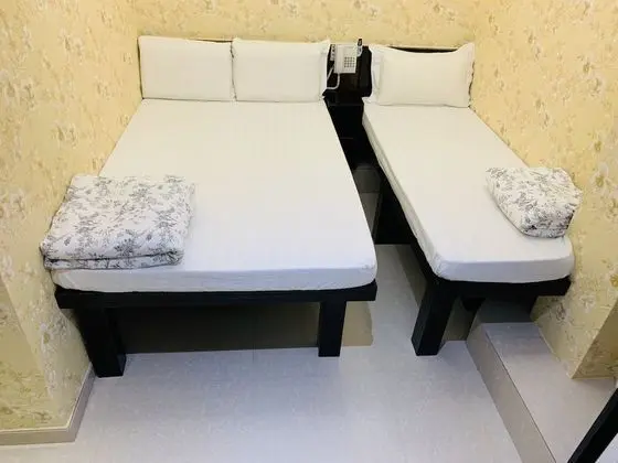 Üç Kişilik Oda
