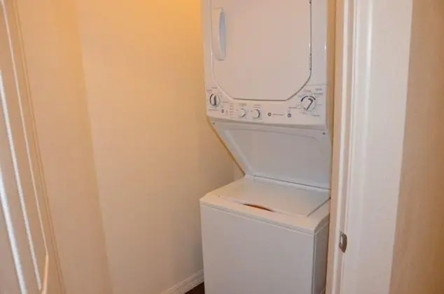 Apart Daire, Birden Çok Yatak (Modern Lucaya 4 Bedrooms 3 Baths Town)