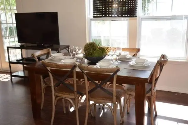 Apart Daire, Birden Çok Yatak (Modern Lucaya 4 Bedrooms 3 Baths Town)