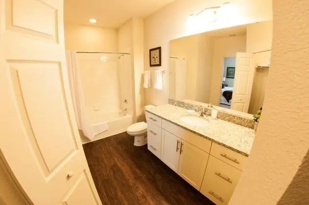 Apart Daire, Birden Çok Yatak (Modern Lucaya 4 Bedrooms 3 Baths Town)
