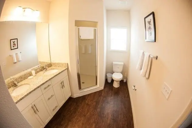 Apart Daire, Birden Çok Yatak (Modern Lucaya 4 Bedrooms 3 Baths Town)