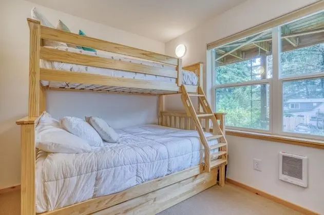 Ev, Birden Çok Yatak (Modern Manzanita Retreat)
