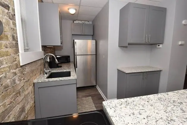 Apart Daire (Modern Meets Vintage! Renovated 1 BR )
