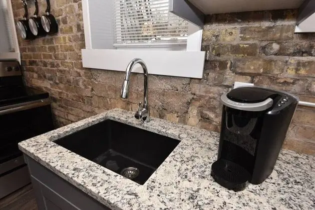 Apart Daire (Modern Meets Vintage! Renovated 1 BR )