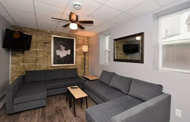 Apart Daire (Modern Meets Vintage! Renovated 1 BR )