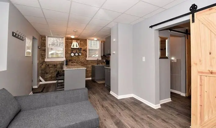 Apart Daire (Modern Meets Vintage! Renovated 1 BR )
