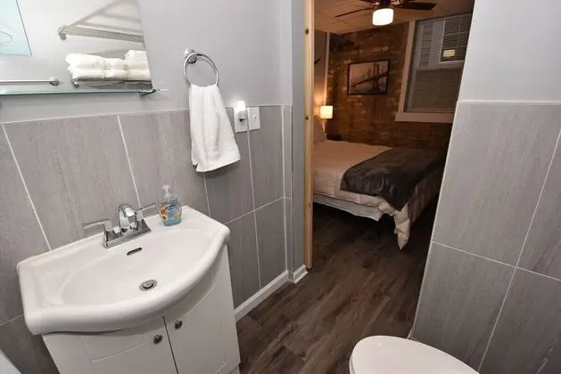Apart Daire (Modern Meets Vintage! Renovated 1 BR )