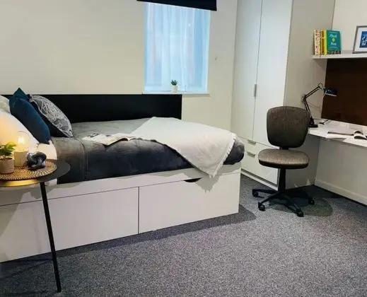 Standard Tek Büyük Yataklı Oda