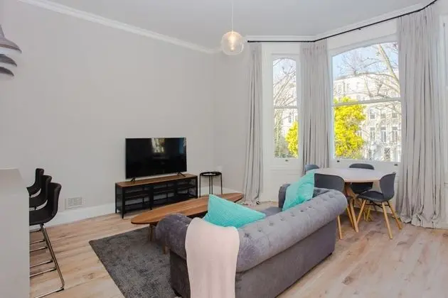 Basic Apart Daire, 1 En Büyük (King) Boy Yatak ve Çekyat