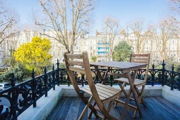 Basic Apart Daire, 1 En Büyük (King) Boy Yatak ve Çekyat