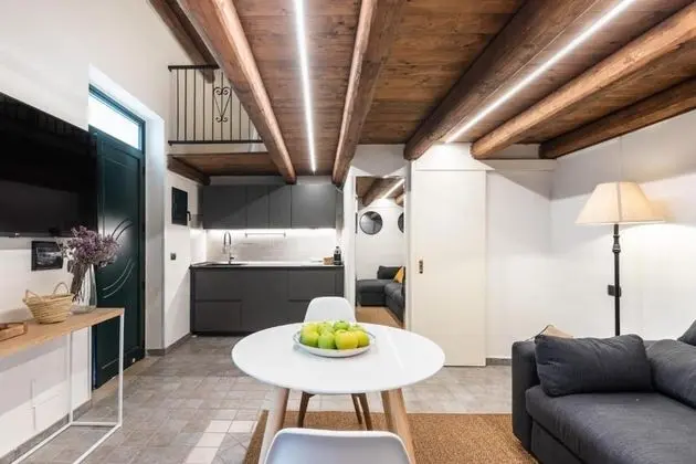 Apart Daire, 1 Büyük (Queen) Boy Yatak