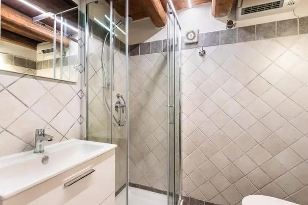 Apart Daire, 1 Büyük (Queen) Boy Yatak