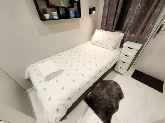 Apart Daire, 1 Tek Kişilik Yatak