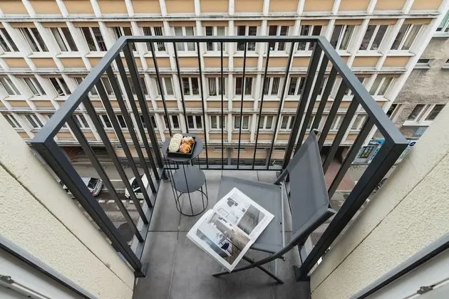 Stüdyo, Balkon