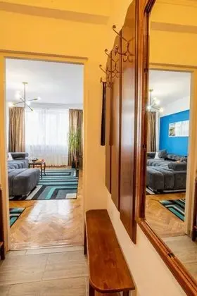 Apart Daire, 1 Büyük (Queen) Boy Yatak ve Çekyat