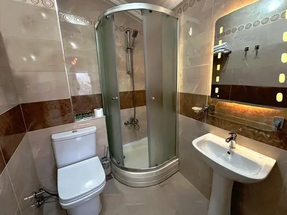 Triple, Şehir Manzaralı