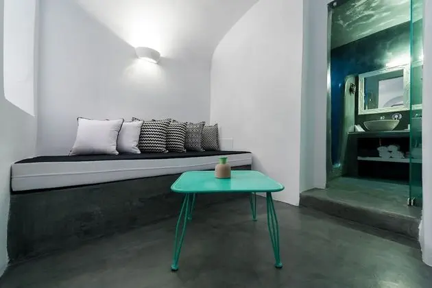 Superior Suite with a private Hot Tub & Caldera View