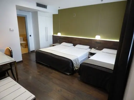 Basic Üç Kişilik Oda
