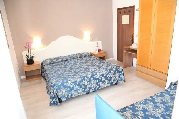 Standard Tek Büyük veya İki Ayrı Yataklı Oda, Balkon