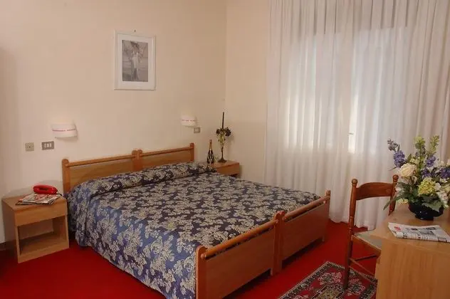 Standard Tek Büyük veya İki Ayrı Yataklı Oda, Balkon