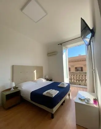 Standard Tek Büyük Yataklı Oda