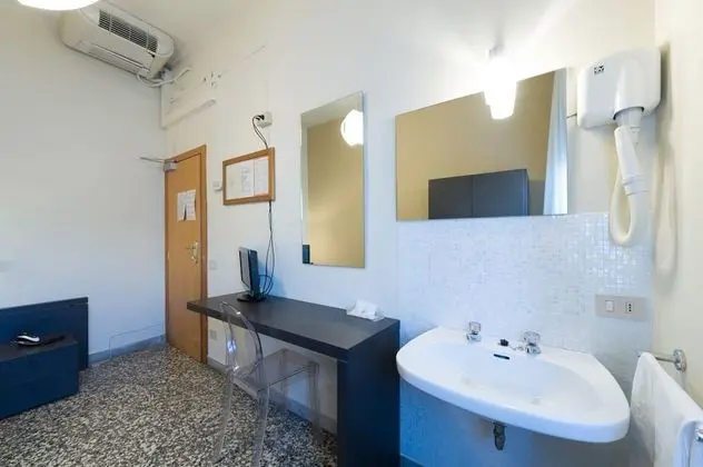 Tek Kişilik Oda, Ortak Banyo