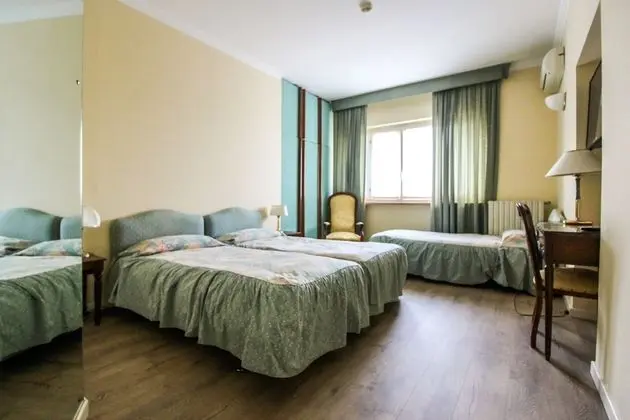Üç Kişilik Oda