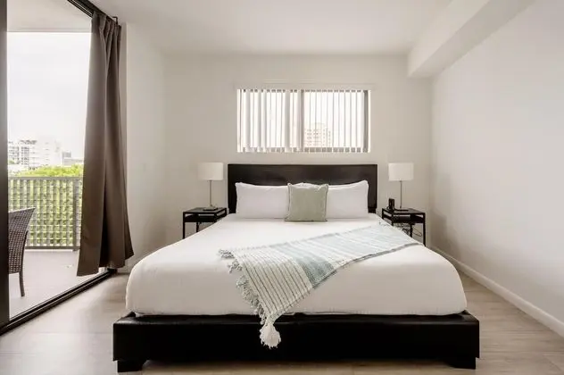 Deluxe One Bedroom Apartment with Den and Balcony