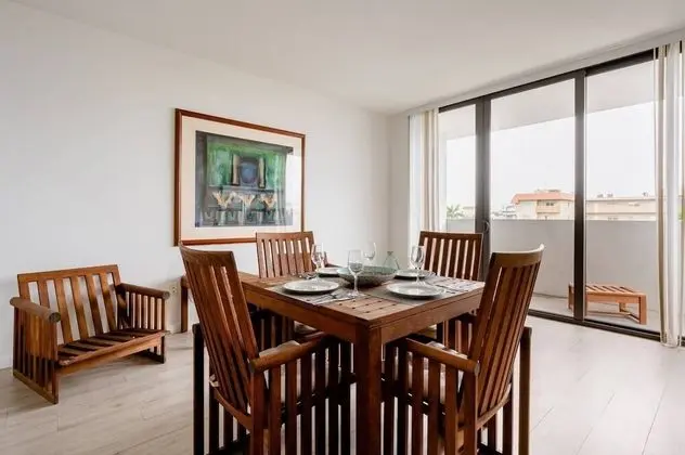 Deluxe One Bedroom Apartment with Den and Balcony