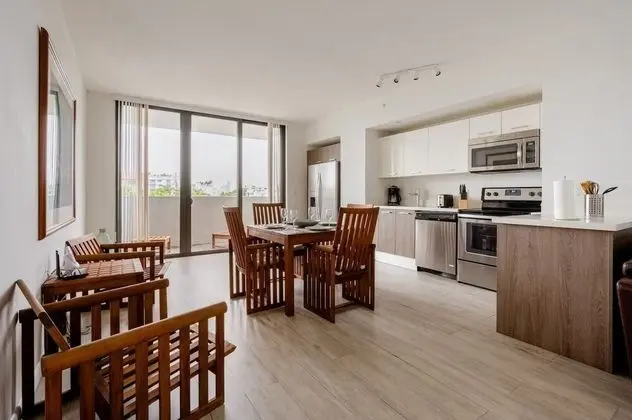 Deluxe One Bedroom Apartment with Den and Balcony
