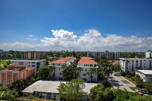 Deluxe One Bedroom Apartment with Den and Balcony