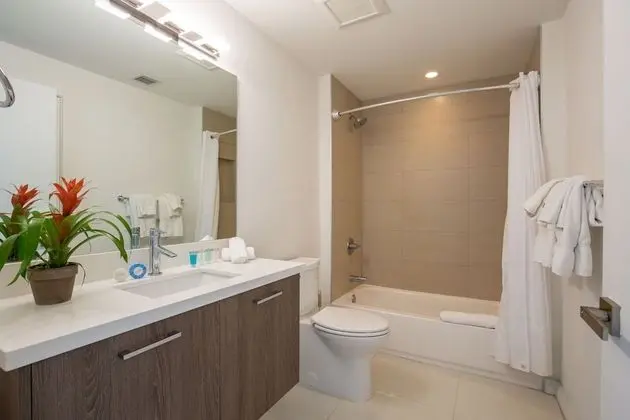 Deluxe One Bedroom Apartment with Den and Balcony