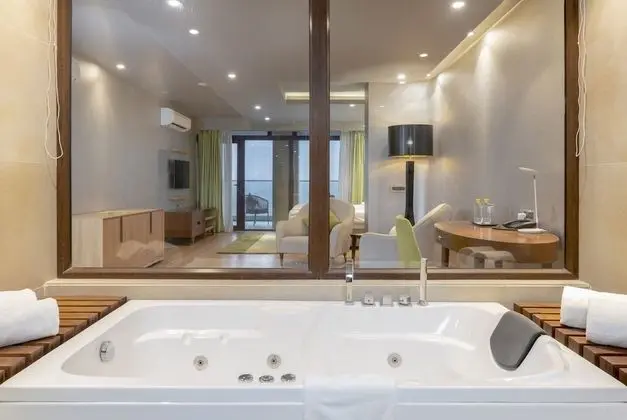 Luxury Büyük Yataklı Tek Kişilik Oda, 1 Çift Kişilik Yatak, Sigara İçilmez