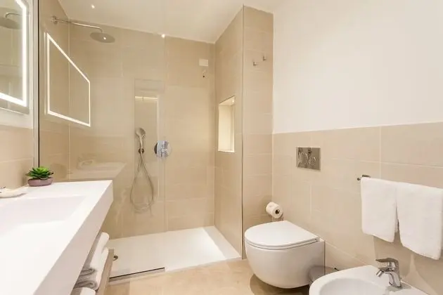 Deluxe Büyük Yataklı Tek Kişilik Oda