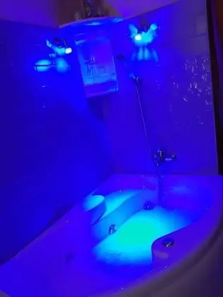 Deluxe Tek Büyük Yataklı Oda, Jakuzi