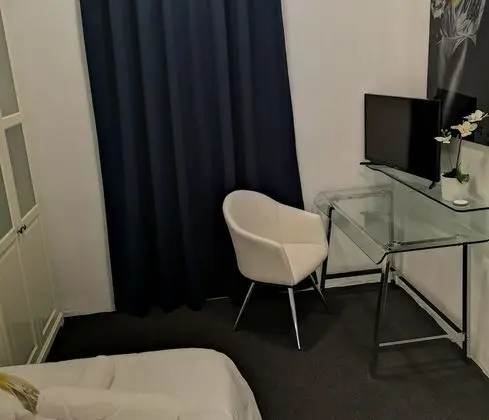 Habitación Doble con Aseo Privado