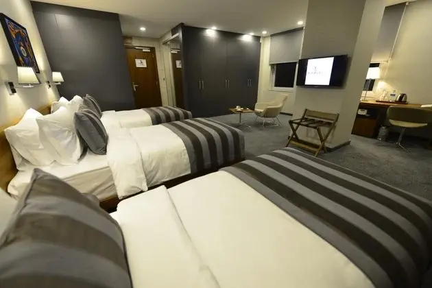 Triple, Şehir Manzaralı