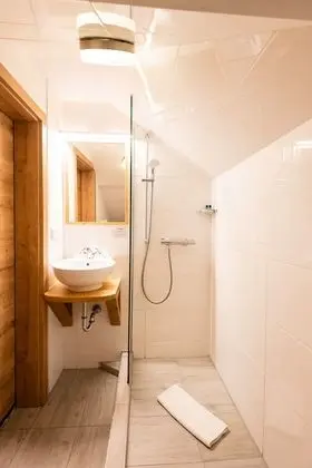 Tek Büyük Yataklı Oda (Kleines Doppelzimmer, Souterrain)