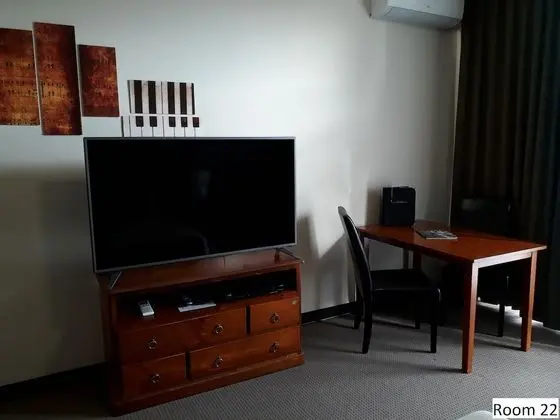 Premium Oda, 1 Büyük (Queen) Boy Yatak, Sigara İçilmez, Balkon