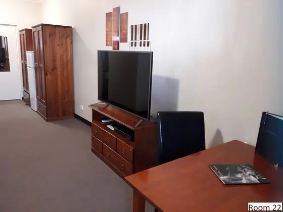 Premium Oda, 1 Büyük (Queen) Boy Yatak, Sigara İçilmez, Balkon