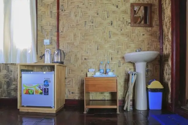 Basic Tek Büyük Yataklı Oda, Göl Manzaralı (Boat House)